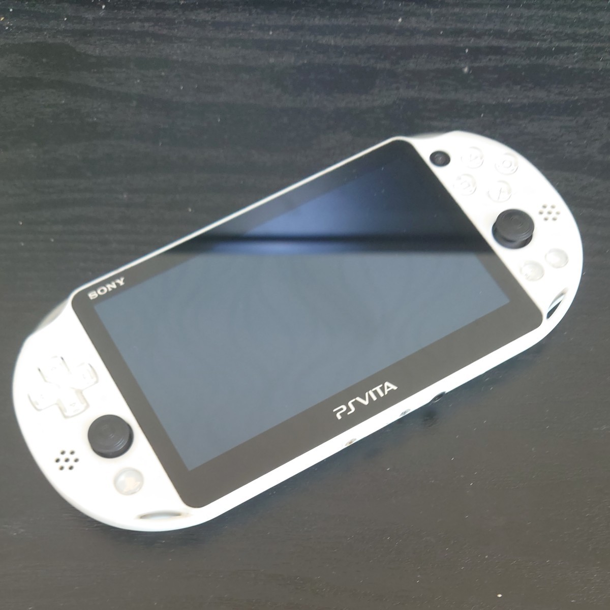 PS Vita PCH-2000　ホワイトブラック