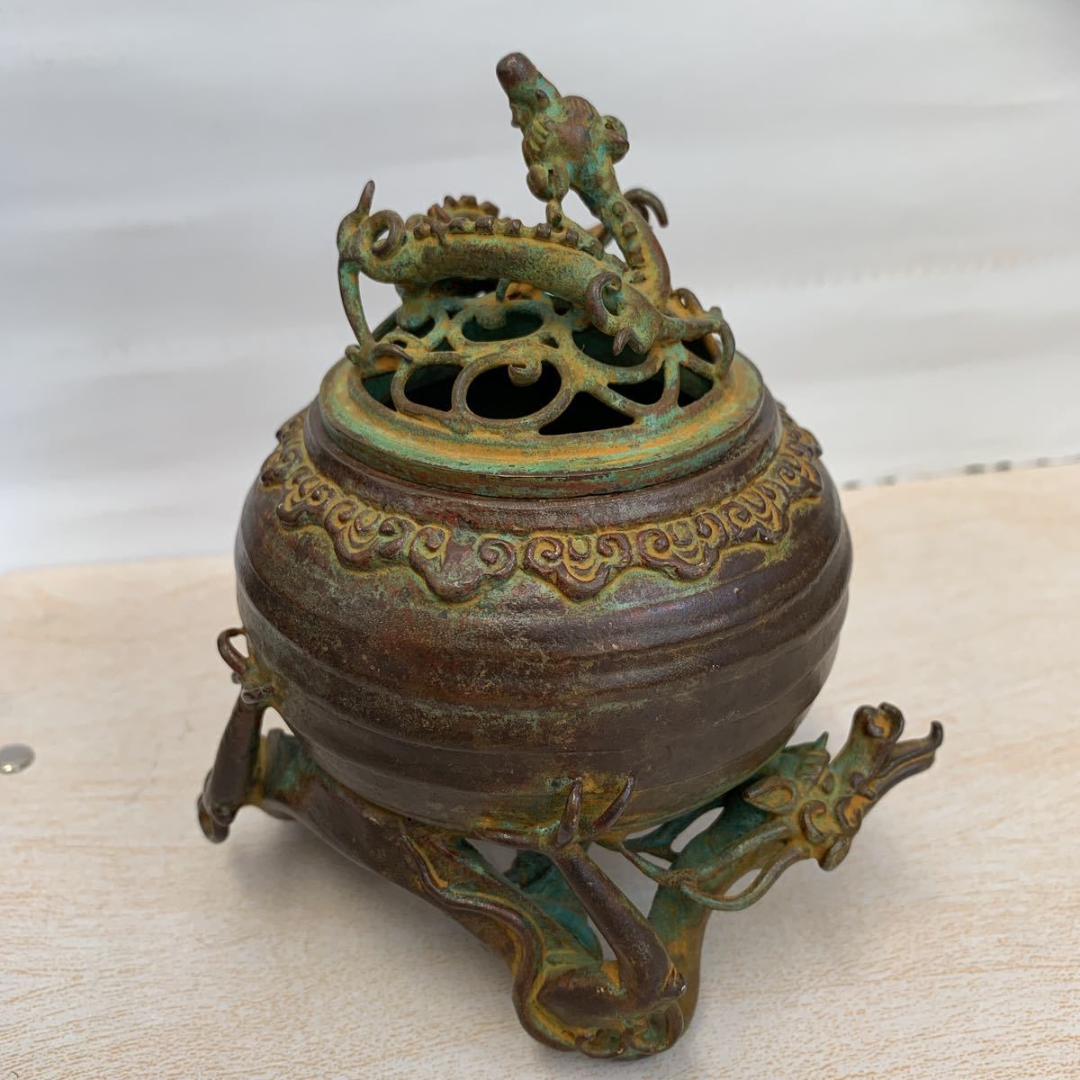 香炉 古銅製品 古美術品 透かし龍摘龍蓋 銅龍足 蔵出 銘有り 高さ約