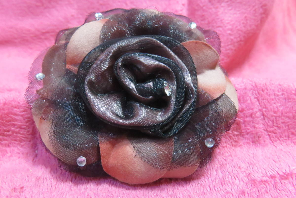 Q7263 brooch corsage flower antique style 