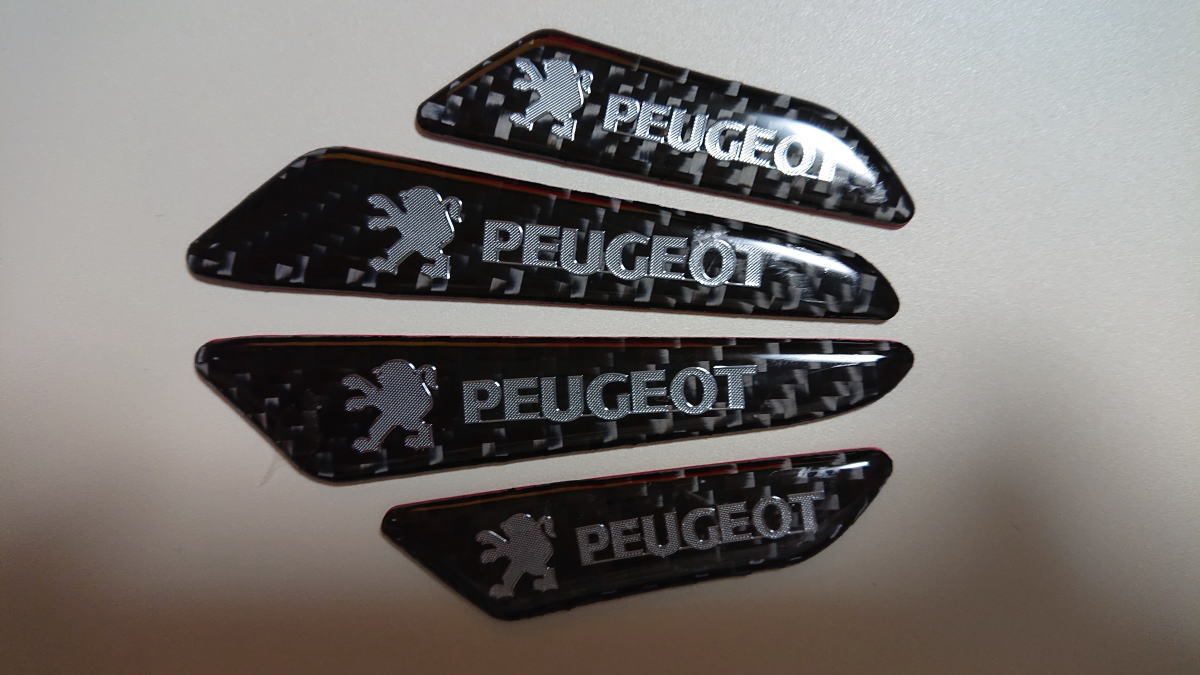 [1セットのみ]プジョー Peugeot カーボン 傷防止 ドア ガード プロテクター ステッカー バッジ ロゴ入り 4ドア分 1セット ロゴ色：シルバー