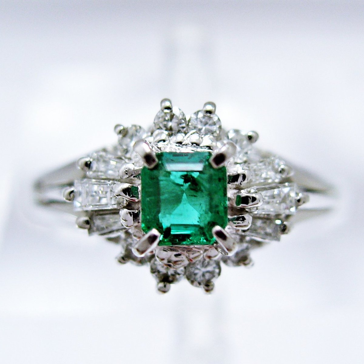 超特価SALE開催 Pt900 リング 指輪 エメラルド0.17ct 5月誕生石