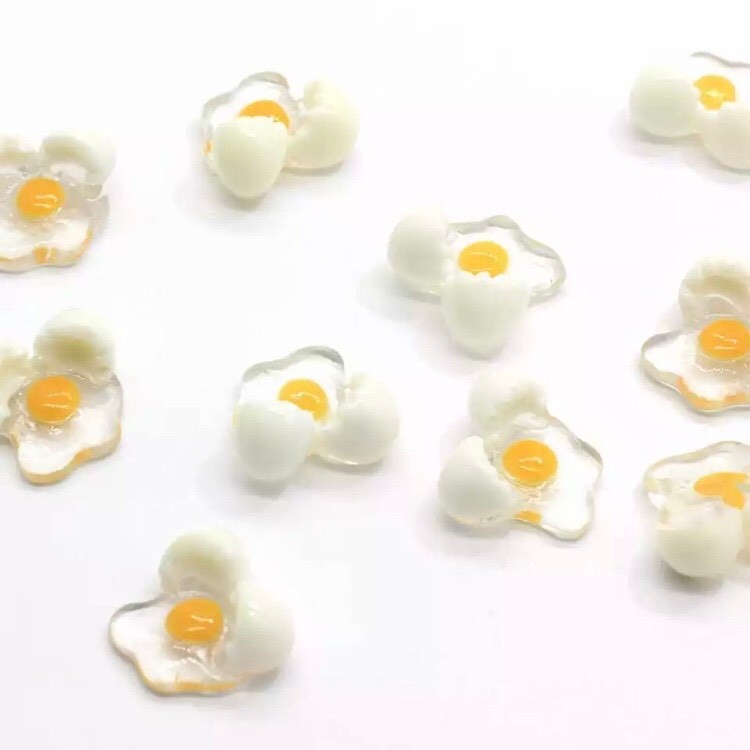 割れた卵 生卵 パーツ プラパーツ ネイル デコパーツ 10個セット スイーツデコ