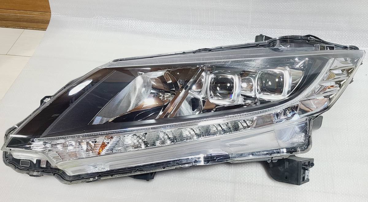 超美品 オデッセイ ハイブリット ホンダ RC4 左ヘッドライト LED