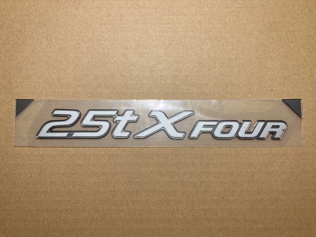 新品 未使用 リア エンブレム ステージア C34 25t X FOUR_画像1