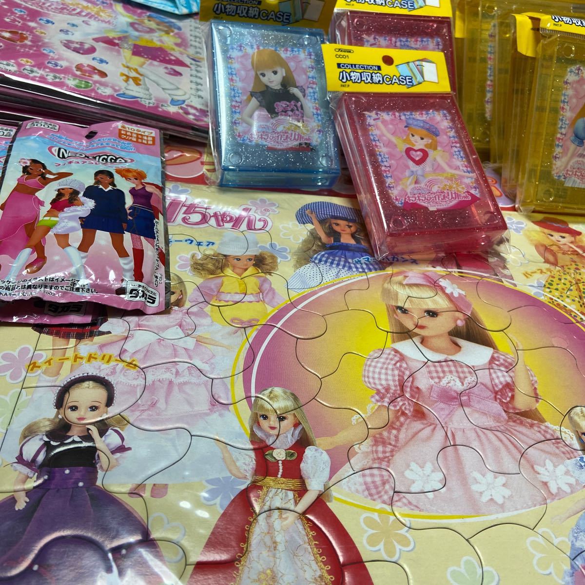 Paypayフリマ キラキラアイドル リカちゃん 小物収納ケース カードファイル パズル ネオリカフィギュアコレクション 32点セット Paypayフリマ キラキラアイドル リカちゃん 小物収納ケース カードファイル パズル ネオリカフィギュアコレクション 32点セット