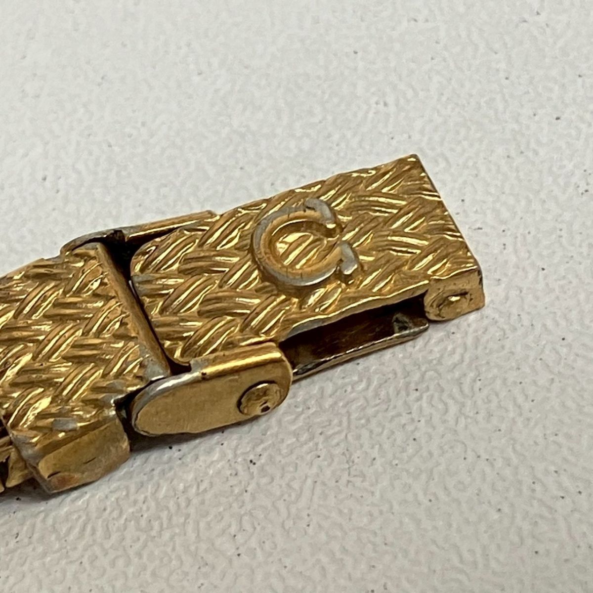 L083-I79-125◎ 【電池交換済/稼働】 OMEGA Ω オメガ レディース腕時計 DeVille デビル 7910896 QUARTZ Cal.1455 ゴールド文字盤 2針 KAの画像7