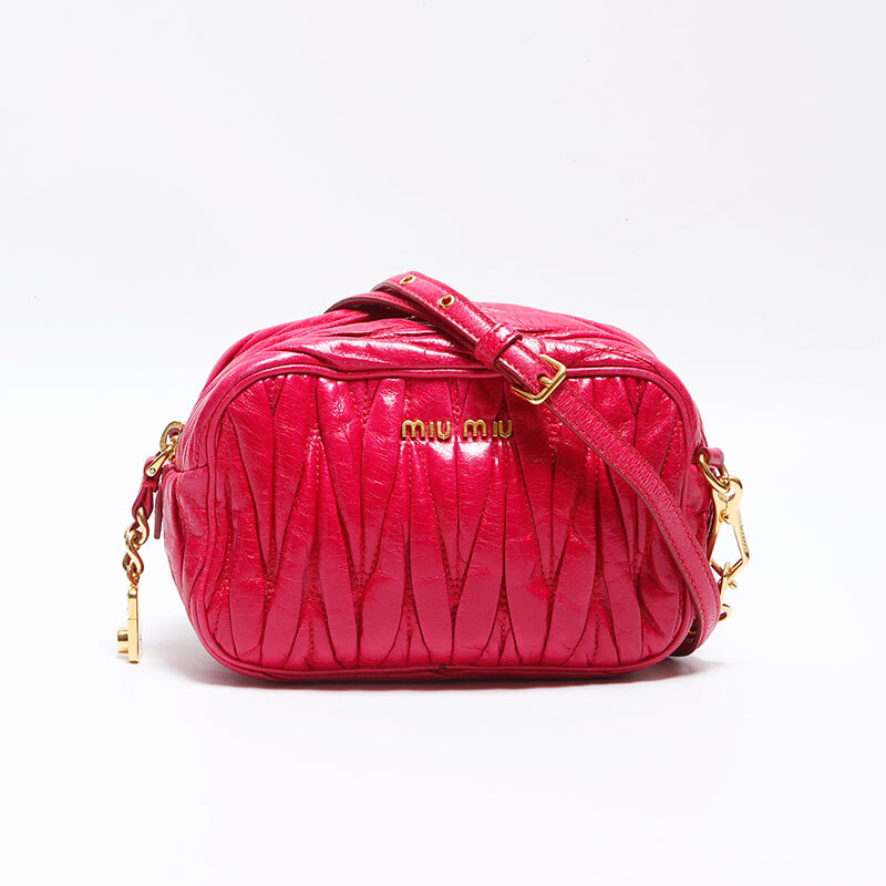 極美品 ミュウ ミュウ Miu Miu ヴィッテロ シャイン レザー マテラッセ ショルダーバッグ ピンク WS12602