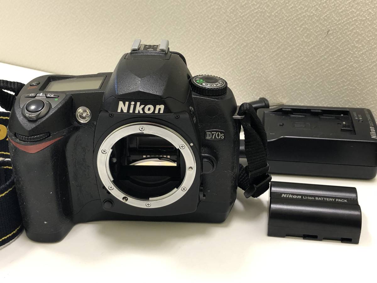 贅沢品 【A】【341r】カメラ Nikon デジタル D70S バッテリー