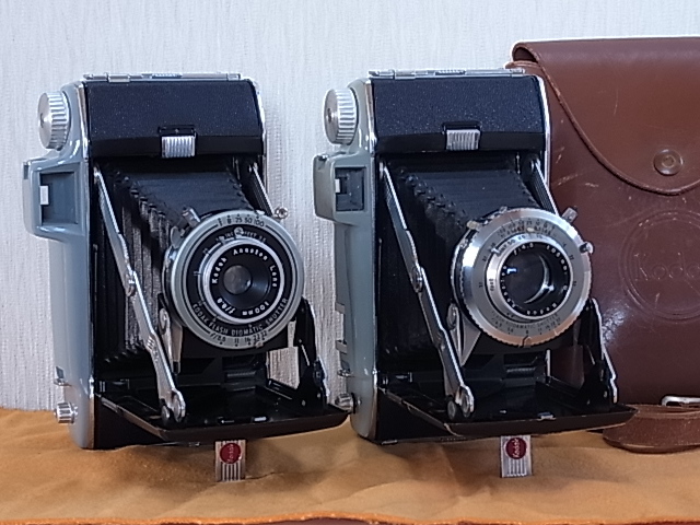 ＜KODAK TOURIST＞。2台のうちどちらかお好みの１台。