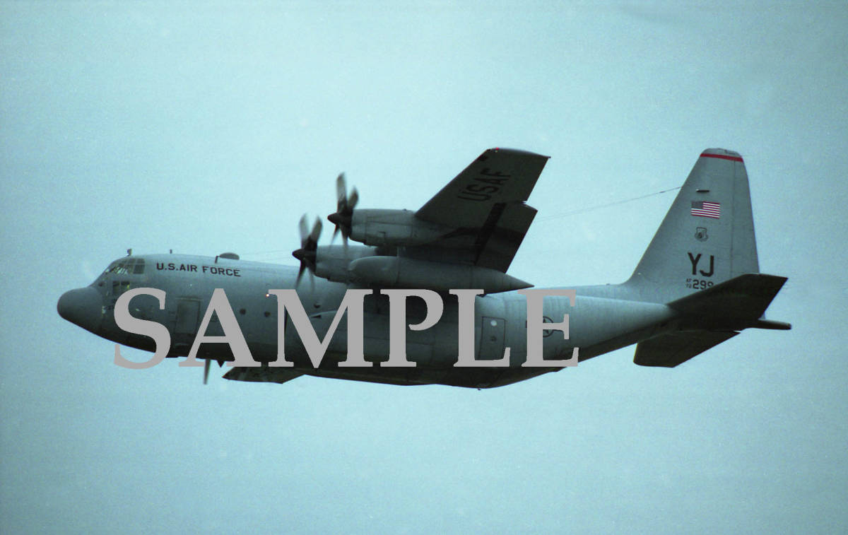 F[ aircraft photograph ]L version 1 sheets America Air Force C-130H