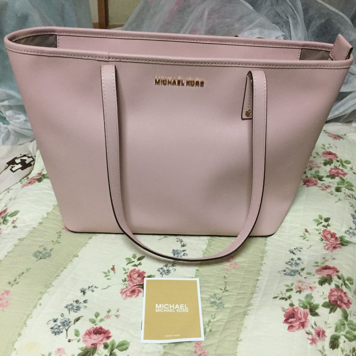 今日の超目玉】 新品 マイケルコースチェーンショルダーバッグ 肩掛け