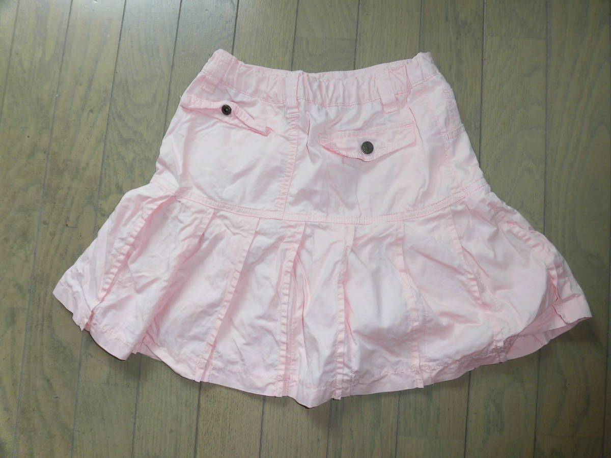  pink. half .. T-shirt . skirt, going to school .*140