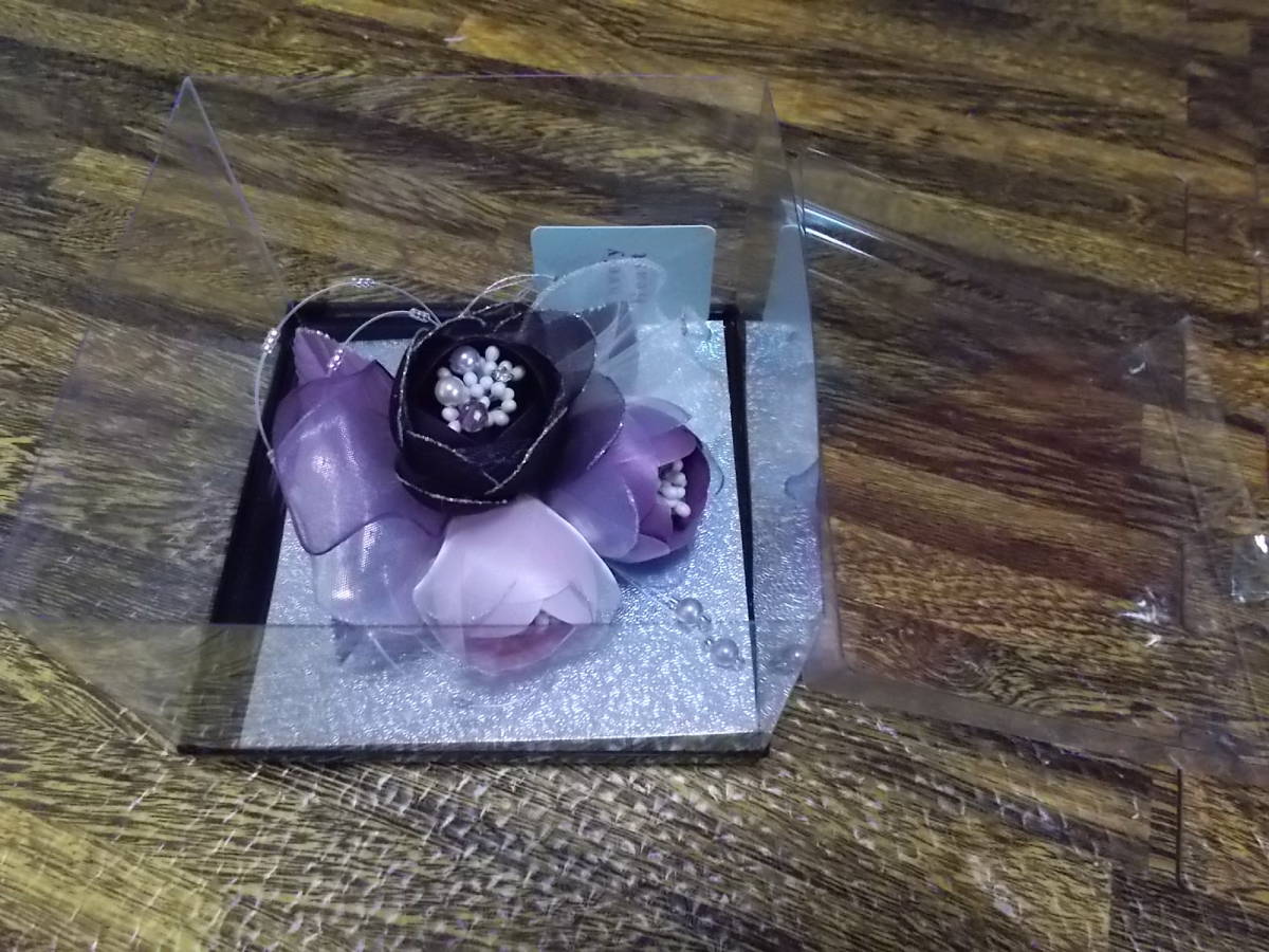16新品　コサージュ　お花のブローチ　パープル薄紫キラキラビジュービーズパール風フォーマルアクセサリー　卒業式入学式_画像5