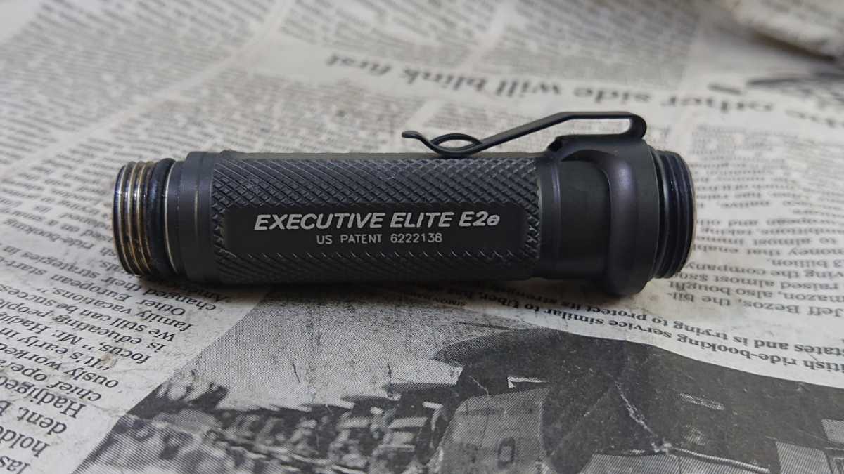 美品】SUREFIRE E2e Executive Elite 旧ロゴ 2セル6V純正ボディ HA