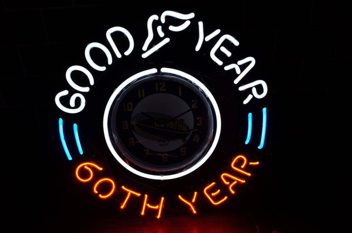 新品　GOODYEAR ６０周年限定モデル　ネオンクロック　グッドイヤー　看板　NEON 世田谷ベース　アメリカンハウス　ガレージ　インテリア