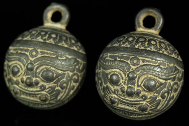 最上】時代物 重厚 古銅製 金彩 鈴2個 古銅神鈴 鐵大鈴鐺 古銅釣鈴