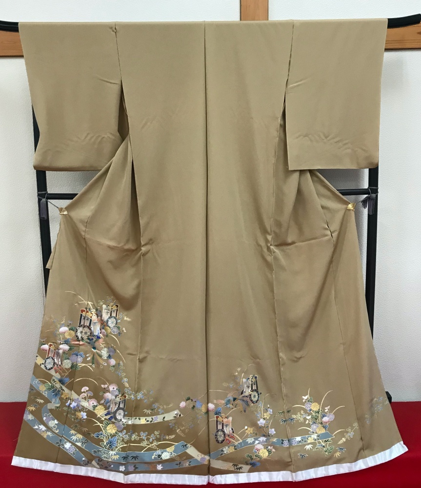 格安人気 仕立て付き 【絹都】送料無料 色留袖 商品動画あり 落札後に仕立てます ガード加工付き ちりめん 御所車 金加工 京友禅 6-21 留袖 格安人気 仕立て付き 【絹都】送料無料 色留袖 商品動画あり 落札後に仕立てます ガード加工付き ちりめん 御所車 金加工 京友禅 6-21 留袖