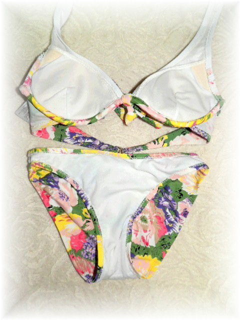 * separate swimsuit bikini skirt set 7 number /S white ground × floral print *