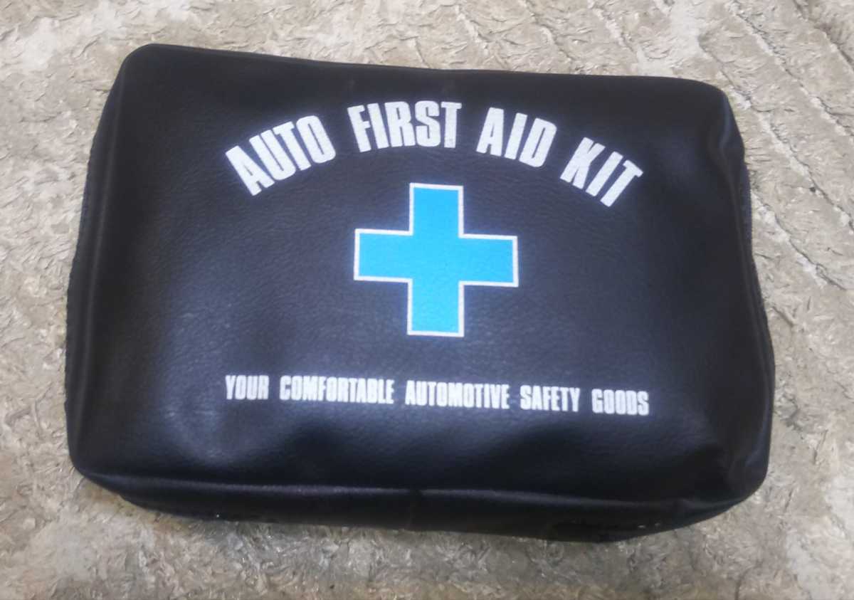 AUTO FIRST AID KIT.te Len p