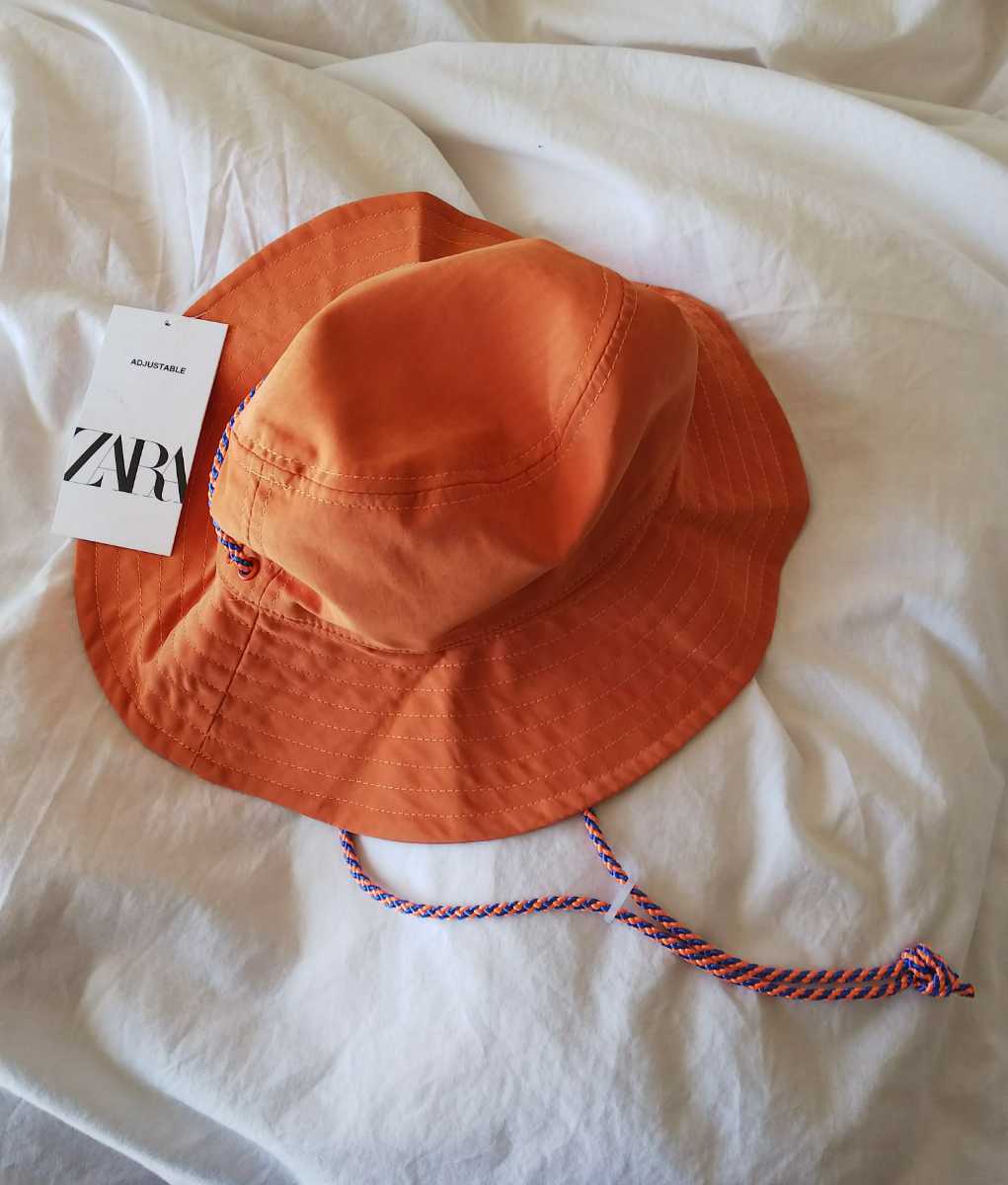 Zara buckte at hat ляпа