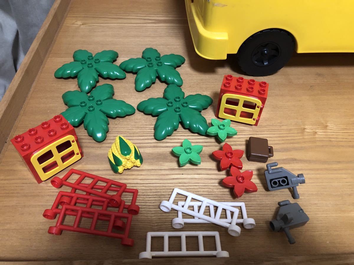 Paypayフリマ Lego デュプロ なかよしバス おもちゃ箱 収納ケース 車やヤシの木 たくさんの動物セット 窓パーツもあります
