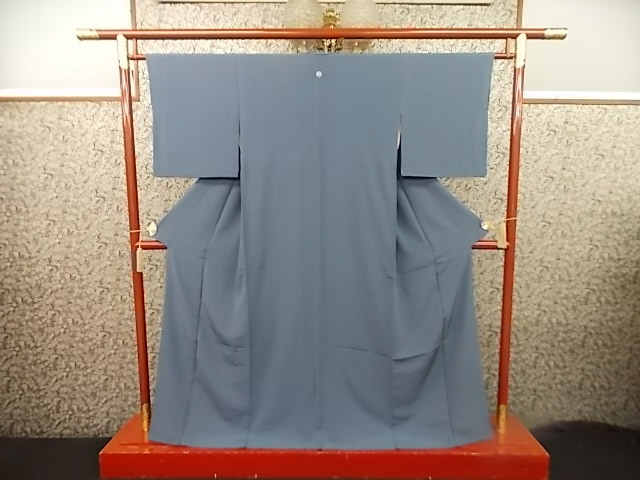きもの今昔２２６１　色無地きもの　日本伝統色和名　縹[はなだ]色　藍色と納戸色の中間　上級の一越生地