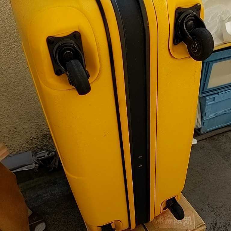 お引き取りお願い致します。 ★ＨＥＣＫＥＬ★ Amway スーツケース 黄色 傷、錆びあり 鍵2本 ネームタグ 長期自宅保管品_画像3