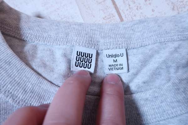 6-7335/ユニクロ ストレッチスキニーデニム×2 クルーネックTシャツ 3点セット UNIQLO _画像2