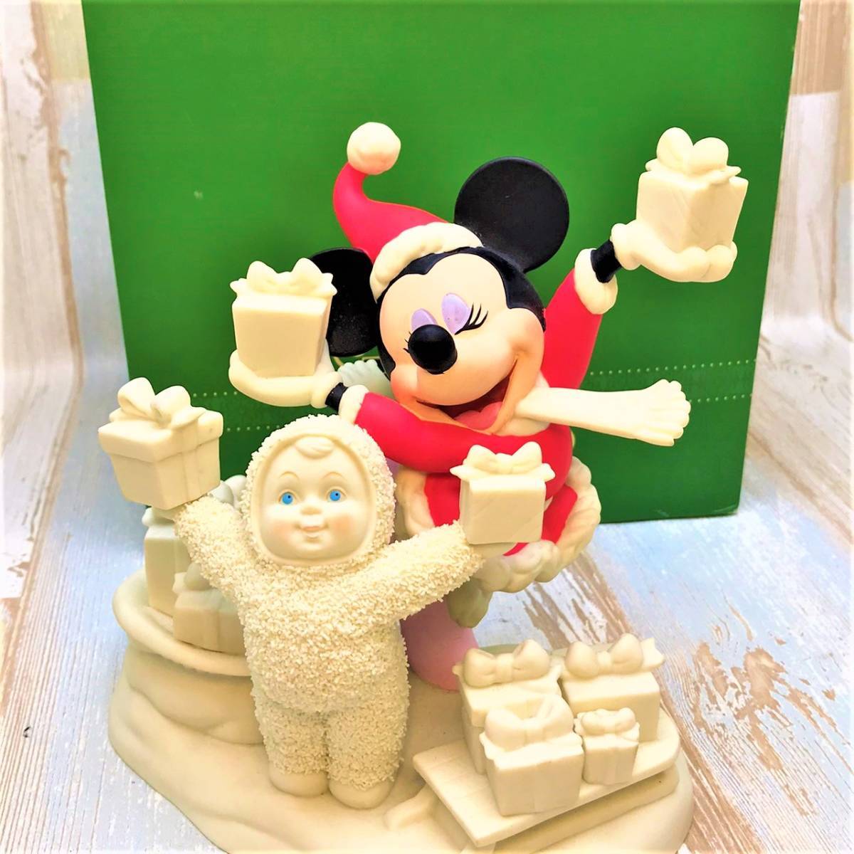 レア★ミニーマウス ミニー Minnie Mouse クリスマス Christmas ディズニー ショーケース フィギュア★ディズニー Disney 陶器製_画像2
