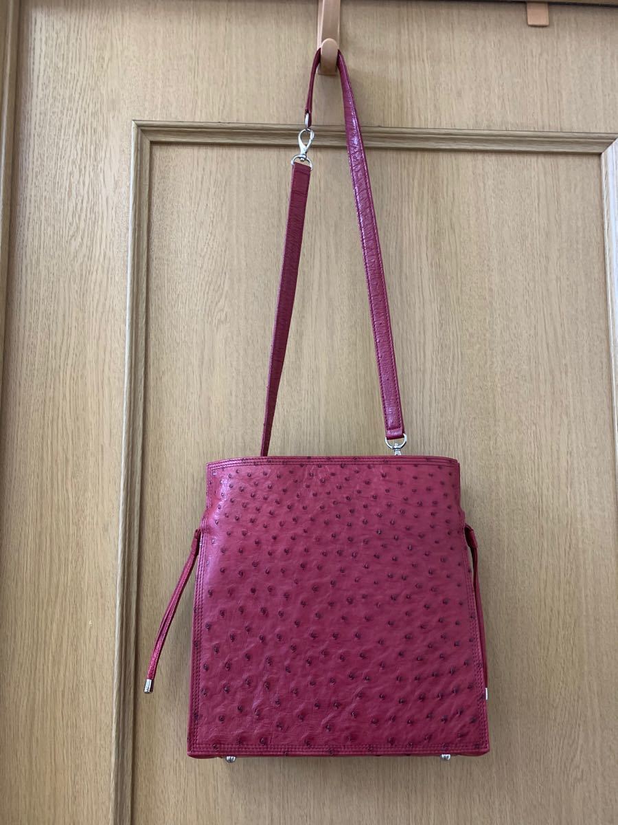 オーストリッチ ショルダーバッグ おしゃれな赤系(¥12,800) sler.com.br
