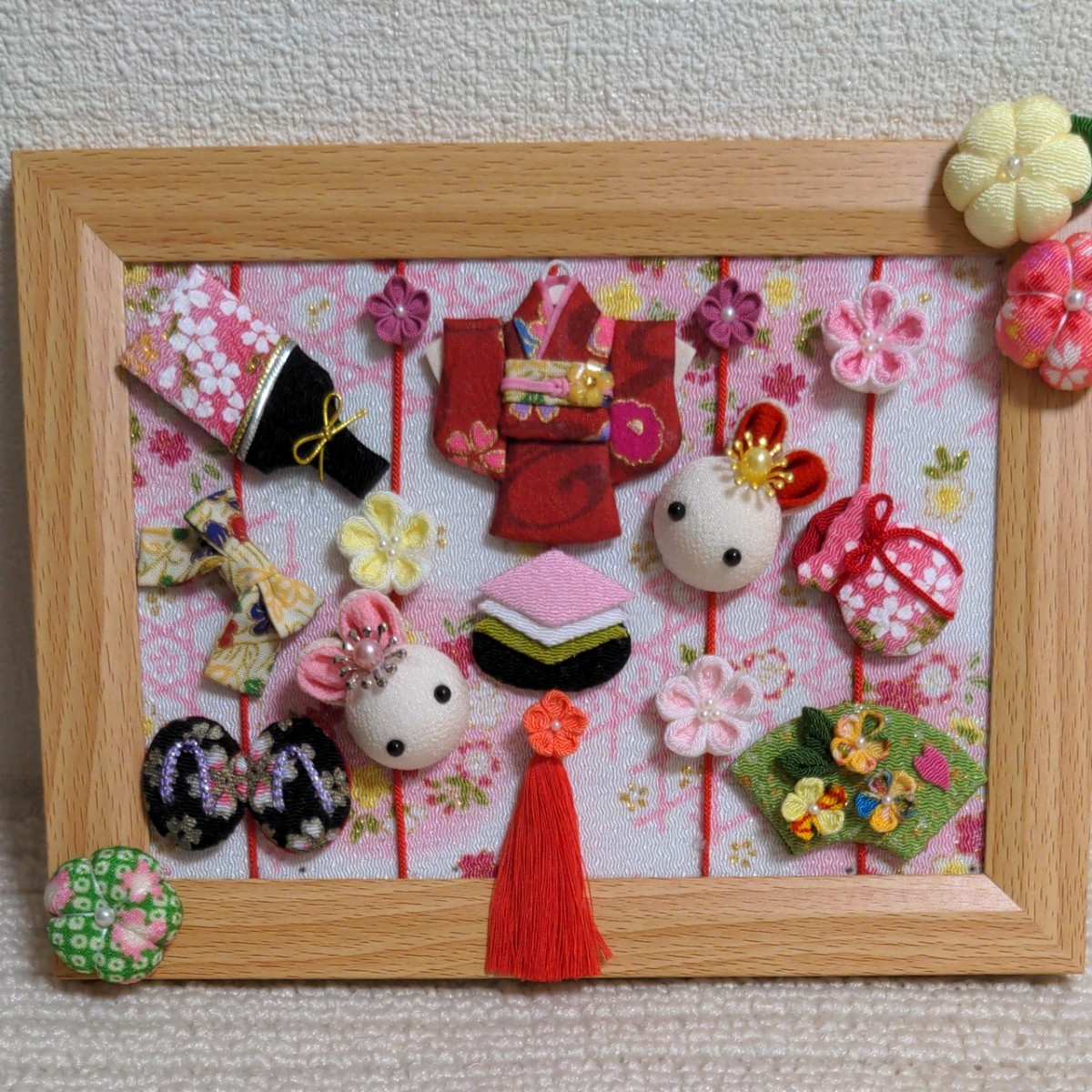 ちりめん細工 フレーム吊るし飾り「うさぎのひな祭り ちりめん細工 フレーム吊るし飾り「うさぎのひな祭り