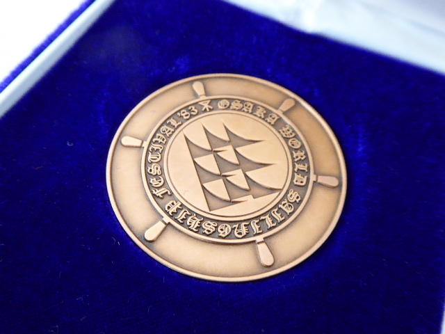´83 大阪世界帆船まつり 公式 記念 メダル 銅製 ケース 認定書 付 定形外郵便全国一律350円 D1-a_画像3