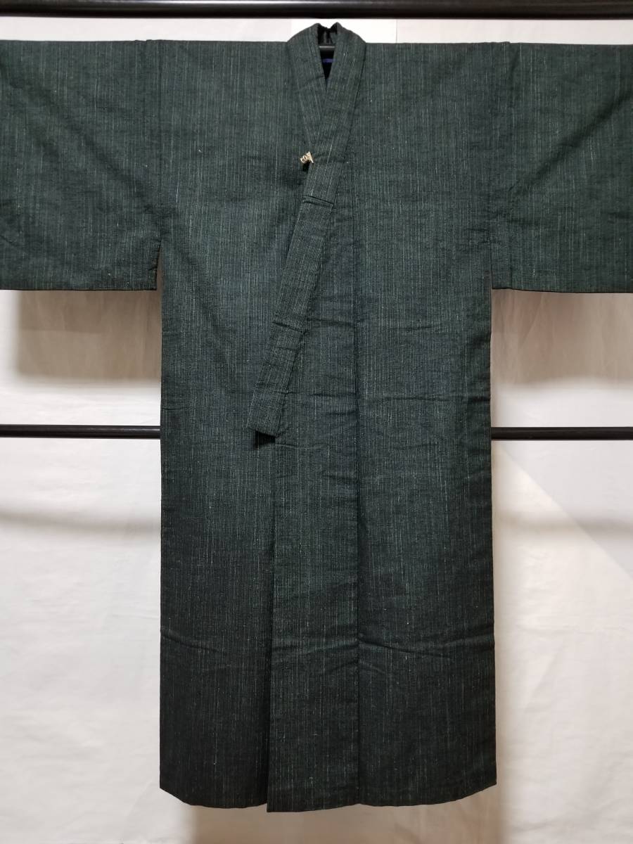 超人気の 桐輪3232976紳士物「お年玉」20%OFF☆美品{正絹*越後.十日町織物*手織真綿紬*袷着物}☆丈139*裄67☆黒地に緑系糸.縦縞 一般 超人気の 桐輪3232976紳士物「お年玉」20%OFF☆美品{正絹*越後.十日町織物*手織真綿紬*袷着物}☆丈139*裄67☆黒地に緑系糸.縦縞 一般