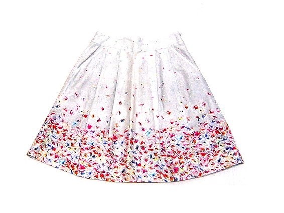 Paul Smith Black Label ポールスミス ブラックレーベル 花柄の立体タックのフレアスカート Paul Smith Black Label ポールスミス ブラックレーベル 花柄の立体タックのフレアスカート
