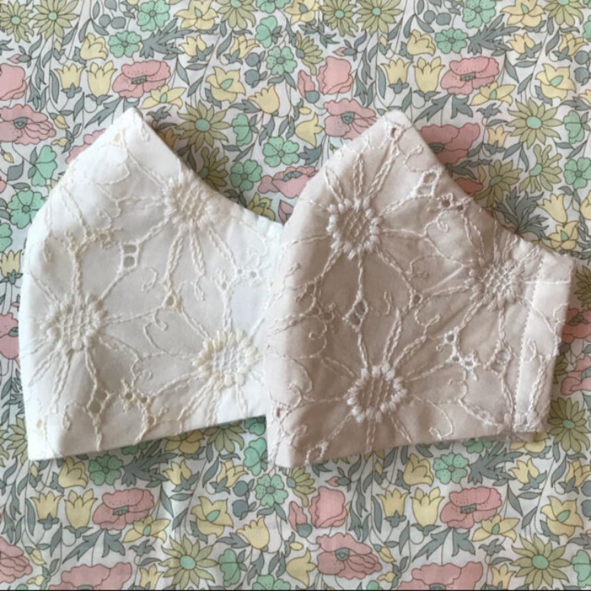 立体インナー　刺繍　ホワイト　ピンクベージュ　2枚セット　春　ダブルガーゼ