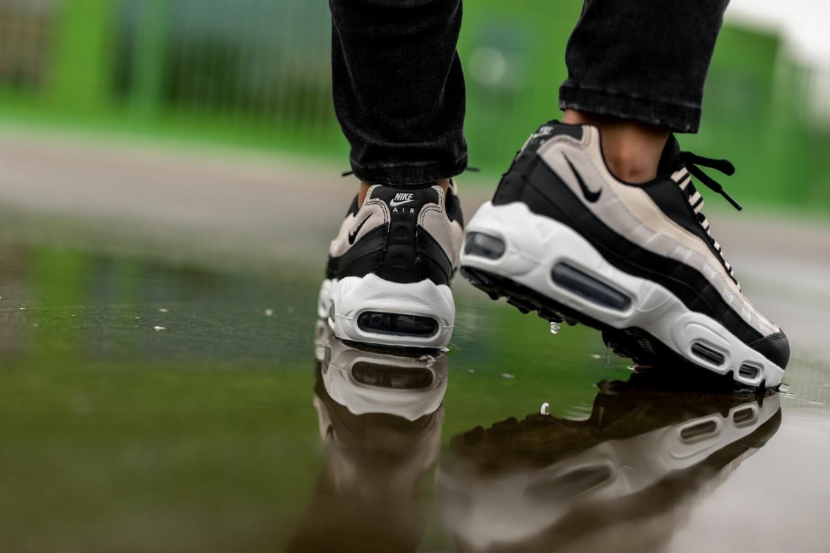 ホワイト⇣ NIKE - NIKE AIR MAX 95 22.5cmの通販 by USED☆SNKRS