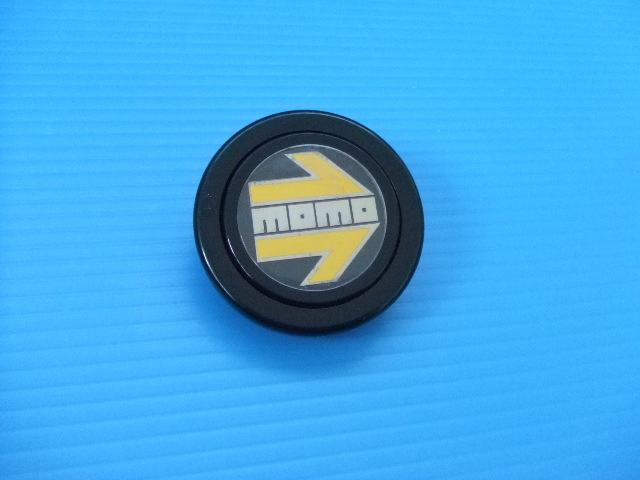  ultra rare that time thing arrow momo yellow color Logo horn button old car Showa era "Momo" steering wheel steering wheel hot-rodder highway racer group car high speed have lead hot rod 