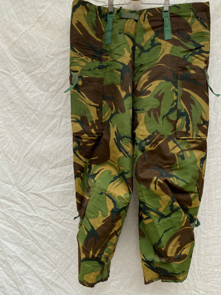 SUIT PROTECTIVE NBC No.1, MK 111B TROUSERS 8415-99-103-7143 SMALL REMPLOY LTD 1985 CT2B/1653 CAMO BRITISH ARMY 英国軍 吊りカーゴ_画像4
