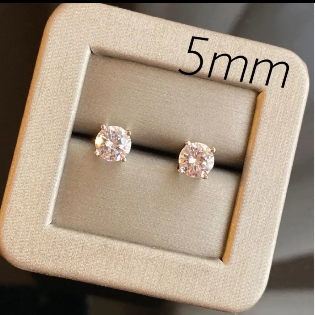 最高級人工ダイヤモンド 一粒ダイヤ ピアス 5mmsona 最高級人工ダイヤモンド 一粒ダイヤ ピアス 5mmsona