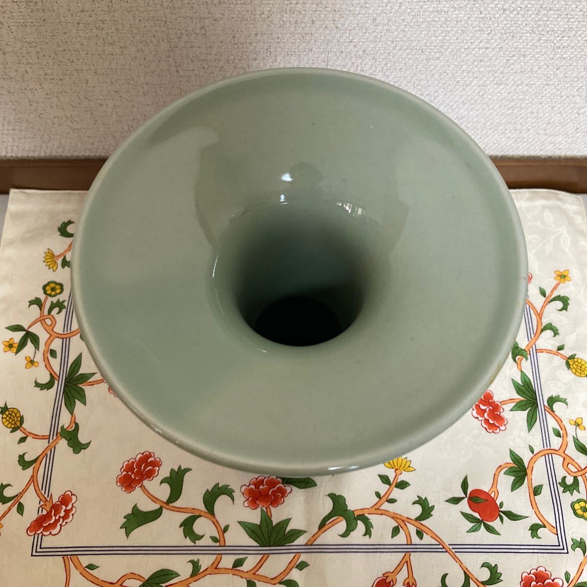 青磁　花瓶　壺　中国