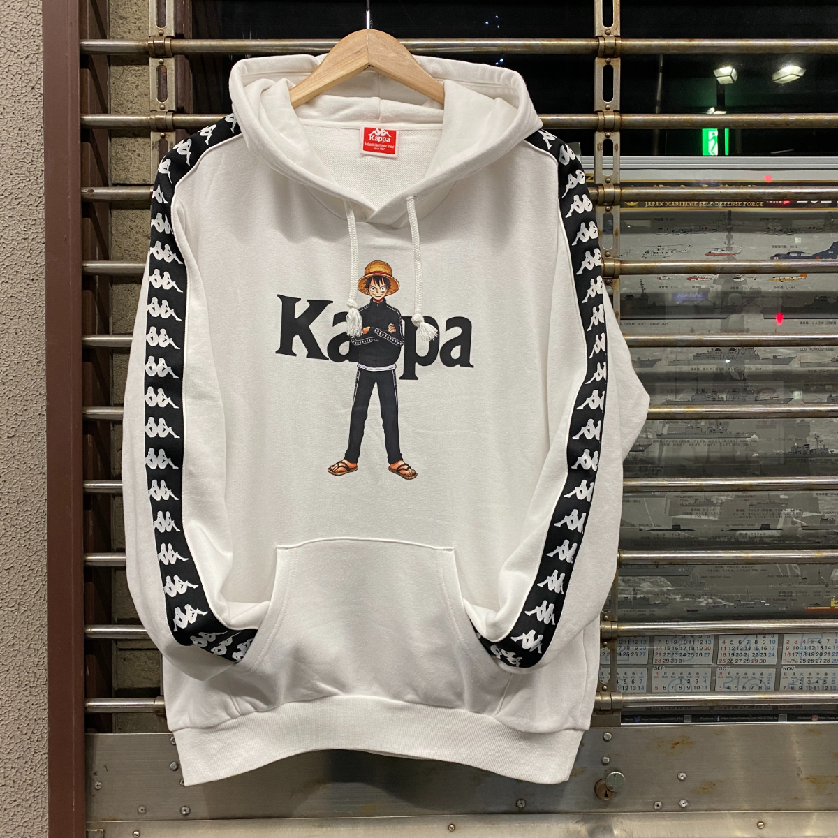 限定モデル 【M】 Kappa × ONEPIECE カッパ ワンピース コラボ プルオーバー パーカー Luffy ルフィ 白 カッパバンダ 麦わら ユニセックス_画像3