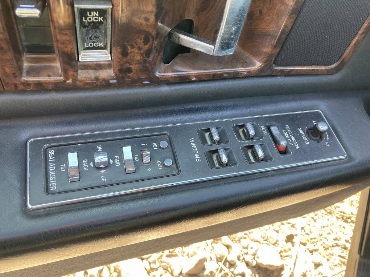 93-96 Cadillac brougham power window switch driver`s seat 