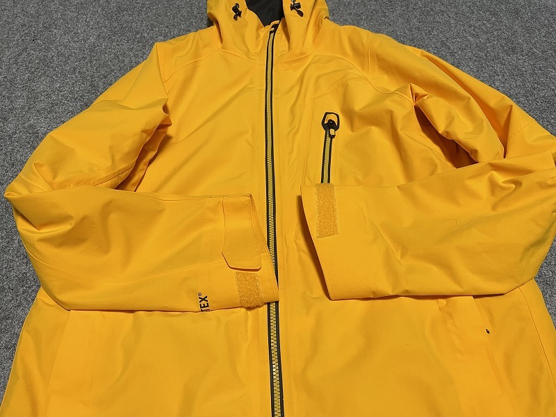 値下げ 中古 スノーボード パンツ　AK　GORE-TEX　ゴアテックス　ジャケット　セット　ＢＵＲＴＯＮ　イエロー　Ｓ　ＢＵＲＴＯＮ　黒　Ｓ_画像2