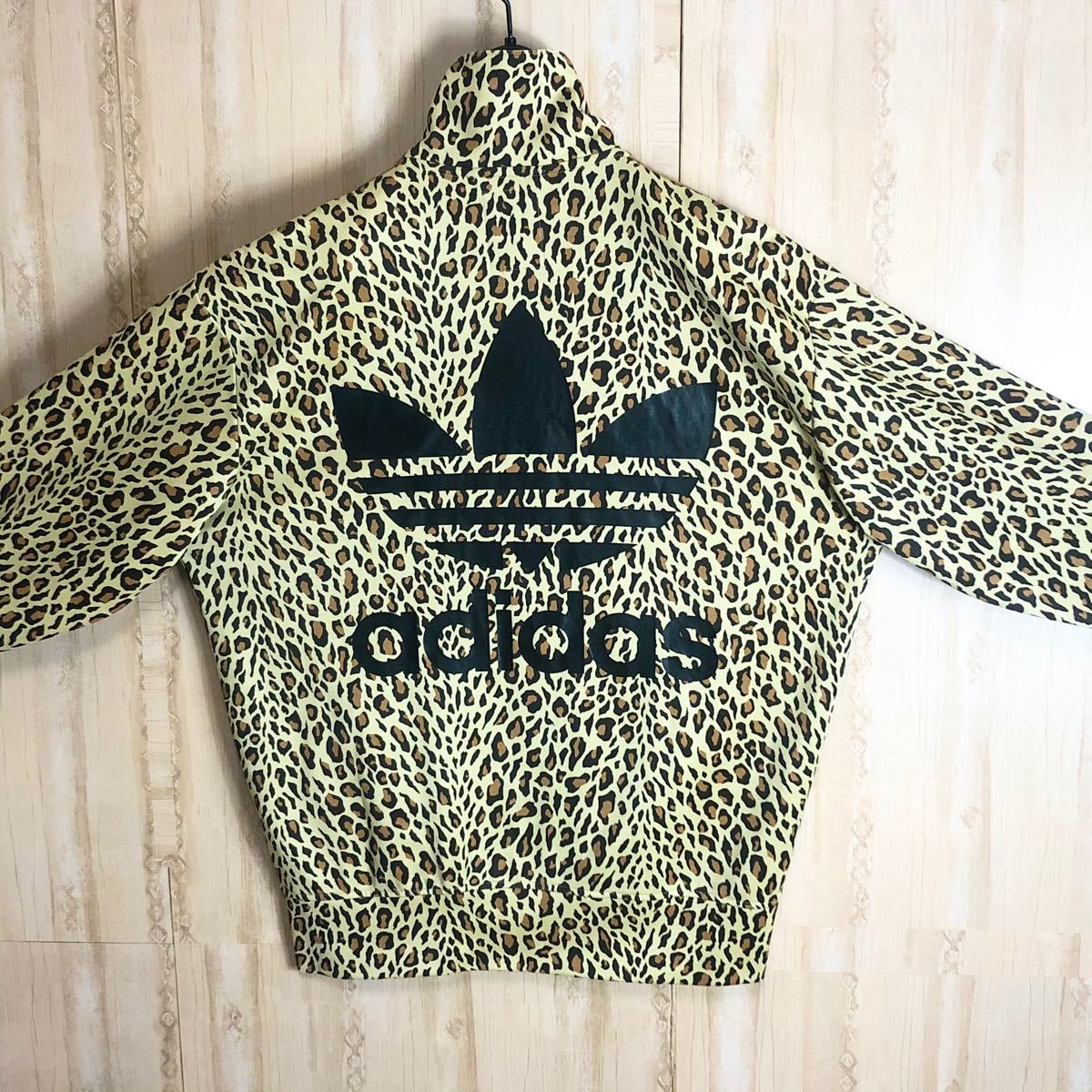 adidas アディダス トラック ジャケット ジャージ ヒョウ柄 レオ adidas アディダス トラック ジャケット ジャージ ヒョウ柄 レオ