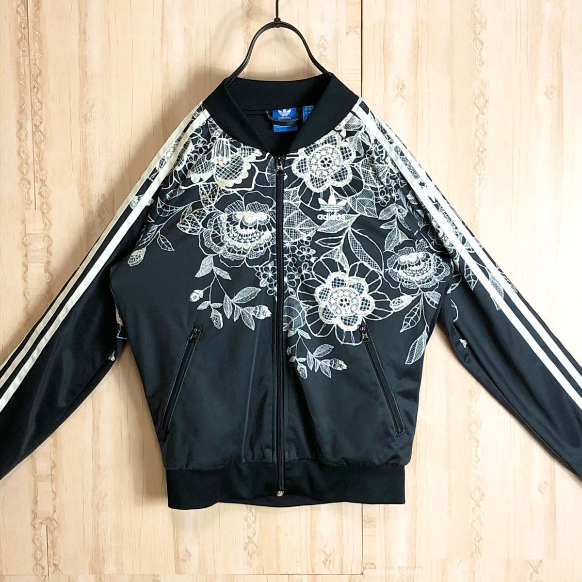 adidas アディダス ジャージ ブルゾン 花柄 レース柄 デカロゴ