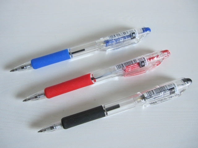 新品 ゼブラ ボールペン 黒0.5 赤0.7 青0.7芯 JIM-KNOCK ボールペン 3本 未使用 ボールペン 美品 油性ボールペン 文房具 綺麗 事務用品 得_画像1