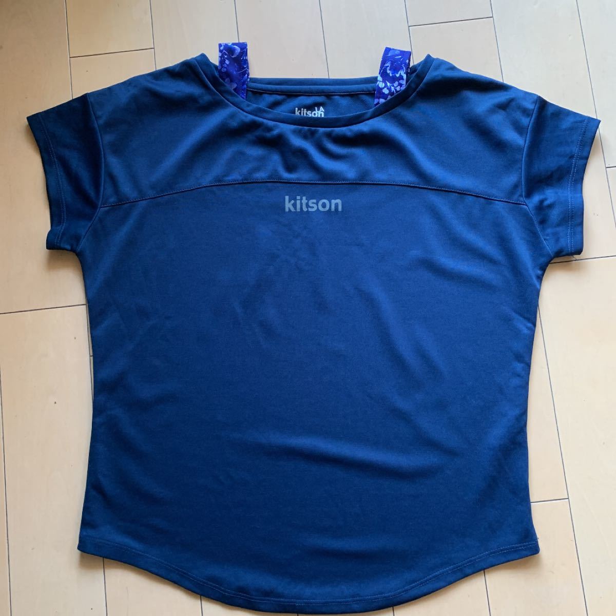 キットソン　レディース　トップス　Tシャツ　Kitson