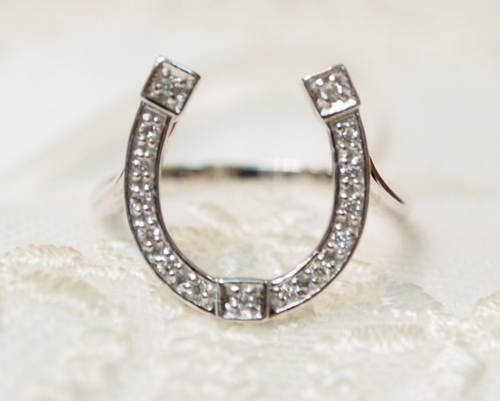 新品 送料無料 18金 ホワイトゴールド 天然ダイヤ 0.1ct 馬蹄