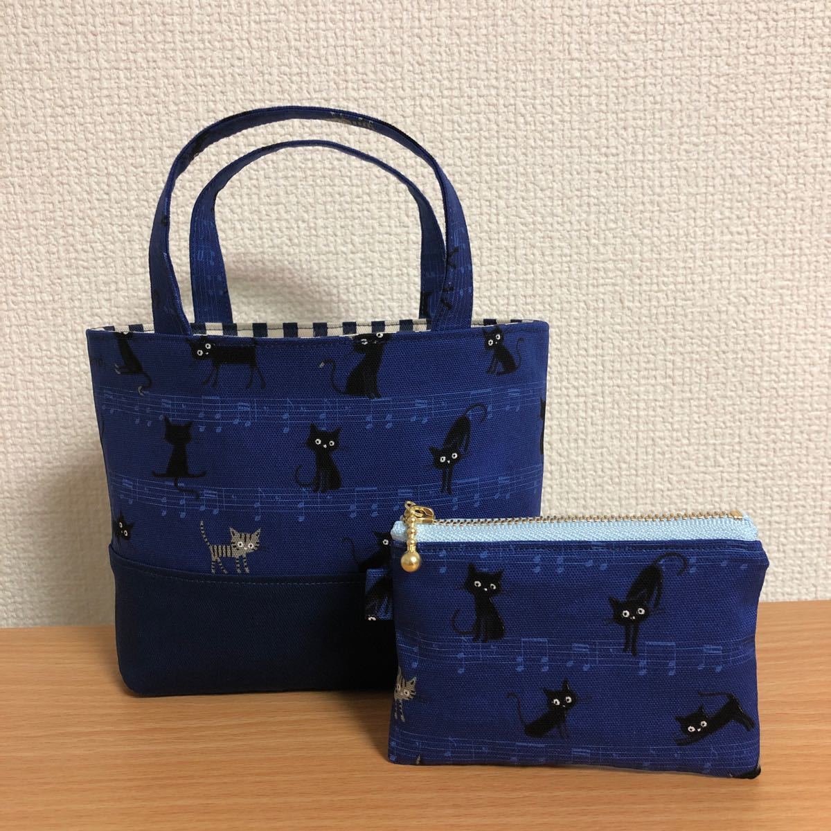 ハンドメイド　トートバッグぷらすわんミニ　黒猫音符青