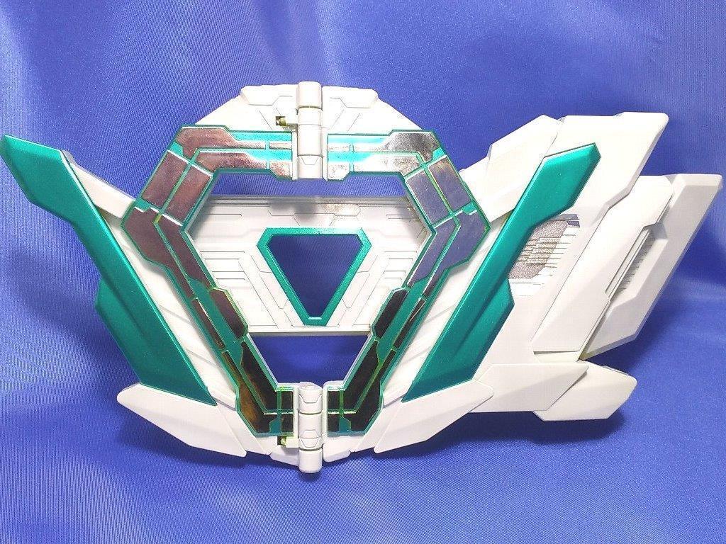 仮面ライダーゼロワン イズ風ドライバー(重塗装&音量ブースト 仮面ライダーゼロワン イズ風ドライバー(重塗装&音量ブースト